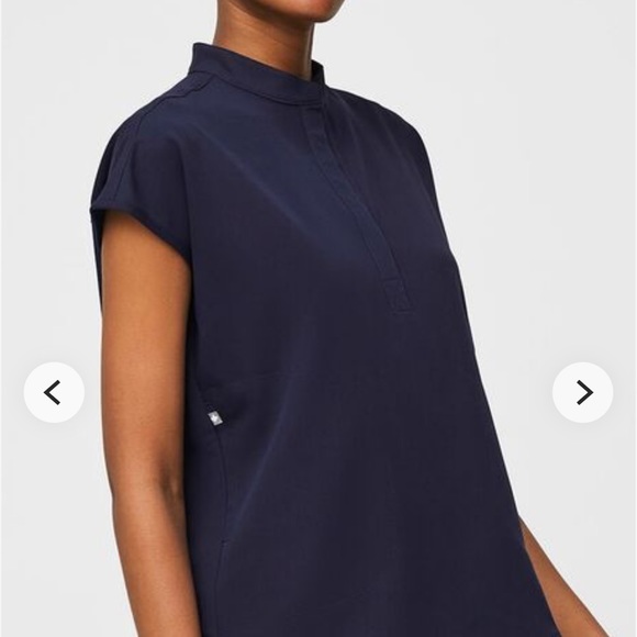 FIGS Rafaela scrub top NAVY - Picture 2 of 6